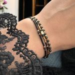 Fashion, accesorii si bijuterii - Femei - Bijuterii femei - Bratari femei - Bratara handmade snur 3 straturi Malika din Miyuki si Obsidian cu charm auriu - Infinity.ro