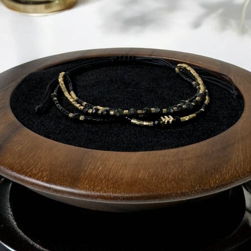 Fashion, accesorii si bijuterii - Femei - Bijuterii femei - Bratari femei - Bratara handmade snur 3 straturi Malika din Miyuki si Obsidian cu charm auriu - Infinity.ro