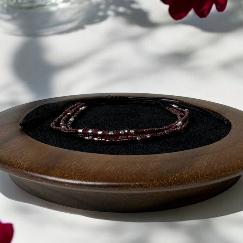 Fashion, accesorii si bijuterii - Femei - Bijuterii femei - Bratari femei - Bratara handmade snur Inaya 3 straturi Miyuki si cristale Granat - Infinity.ro