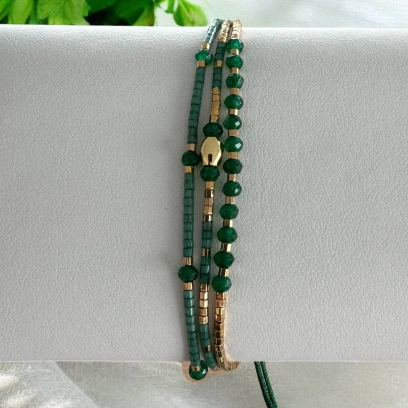 Fashion, accesorii si bijuterii - Femei - Bijuterii femei - Bratari femei - Bratara handmade snur 3 straturi Safiya cu Miyuki si Jad Verde - Infinity.ro