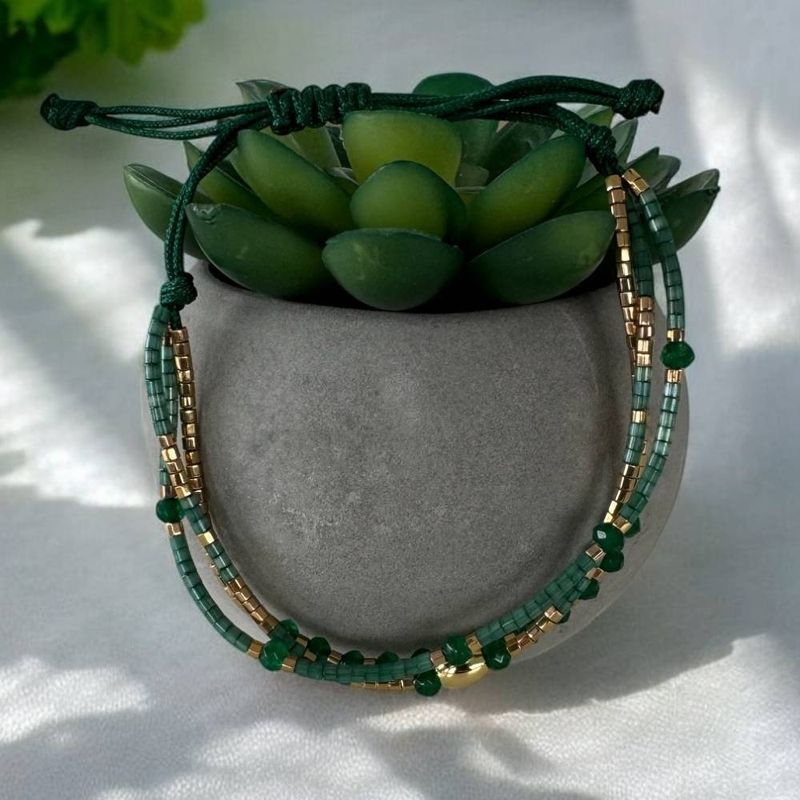 Fashion, accesorii si bijuterii - Femei - Bijuterii femei - Bratari femei - Bratara handmade snur 3 straturi Safiya cu Miyuki si Jad Verde - Infinity.ro