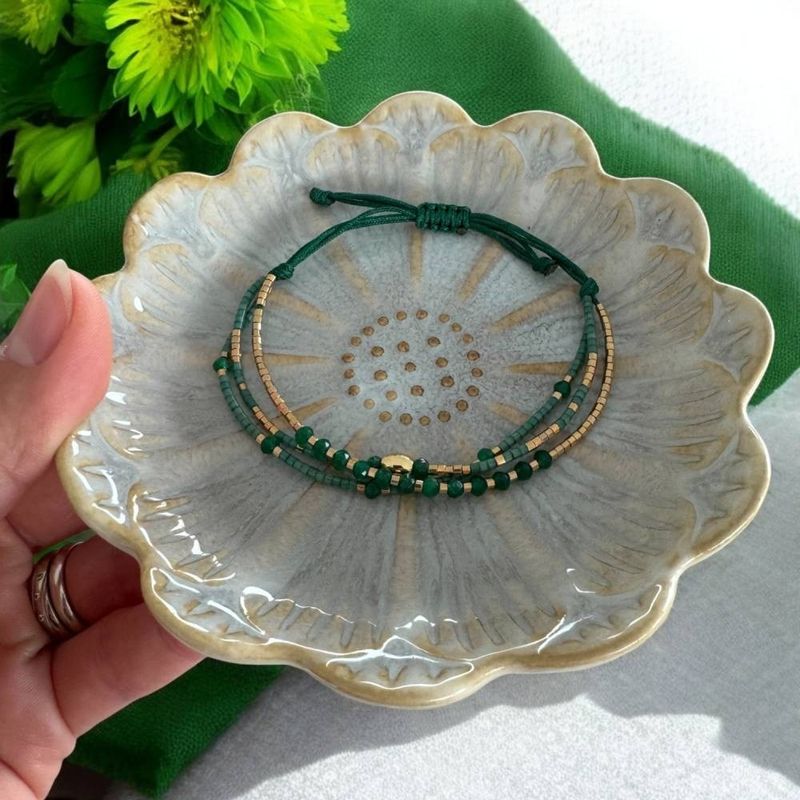 Fashion, accesorii si bijuterii - Femei - Bijuterii femei - Bratari femei - Bratara handmade snur 3 straturi Safiya cu Miyuki si Jad Verde - Infinity.ro