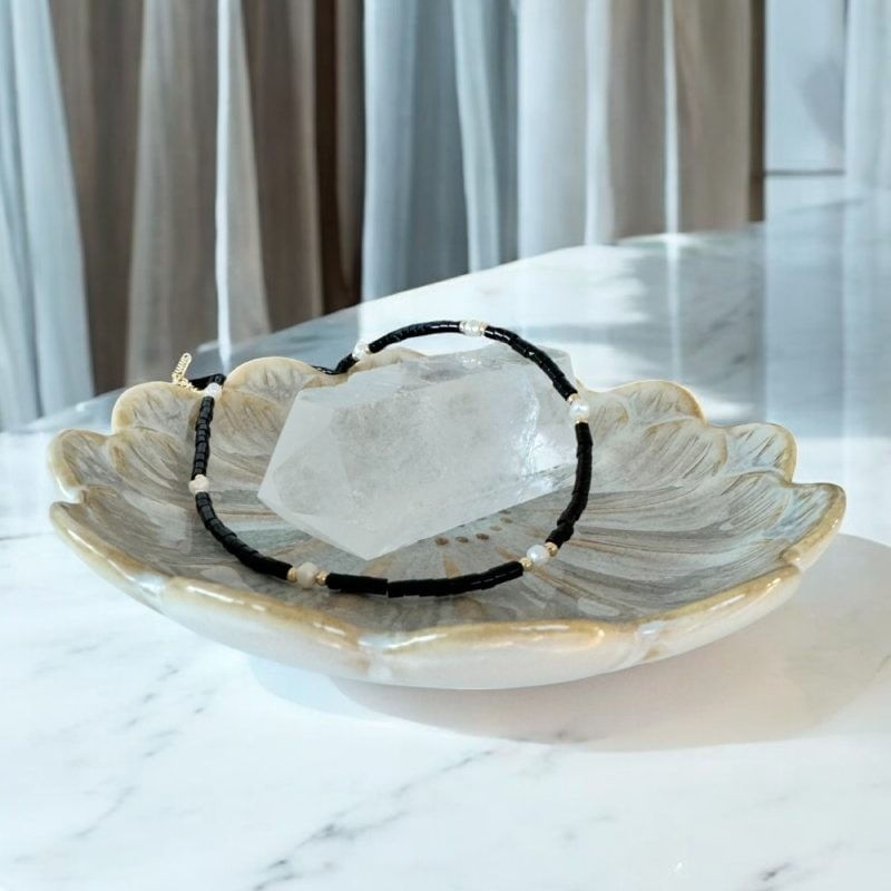 Fashion, accesorii si bijuterii - Femei - Bijuterii femei - Coliere femei - Colier Choker Lenny din cristale de Agat Negru si Perle Naturale, placat cu aur - Infinity.ro
