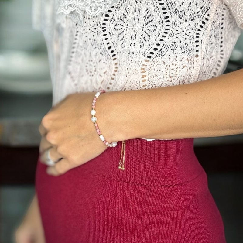 Fashion, accesorii si bijuterii - Femei - Bijuterii femei - Bratari femei - Bratara femei Rodonit si Perle Agrata, ajustabila, cupru placat cu aur - Infinity.ro