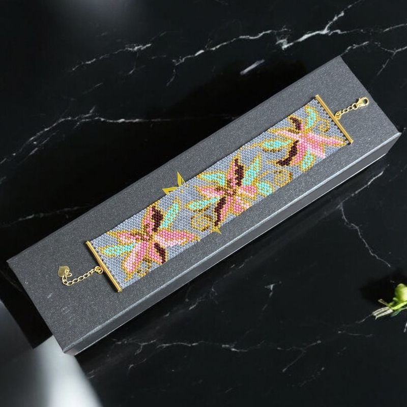 Fashion, accesorii si bijuterii - Femei - Bijuterii femei - Bratari femei - Susur de petale - Bratara lata eleganta din margele japoneze miyuki- model floral - Infinity.ro