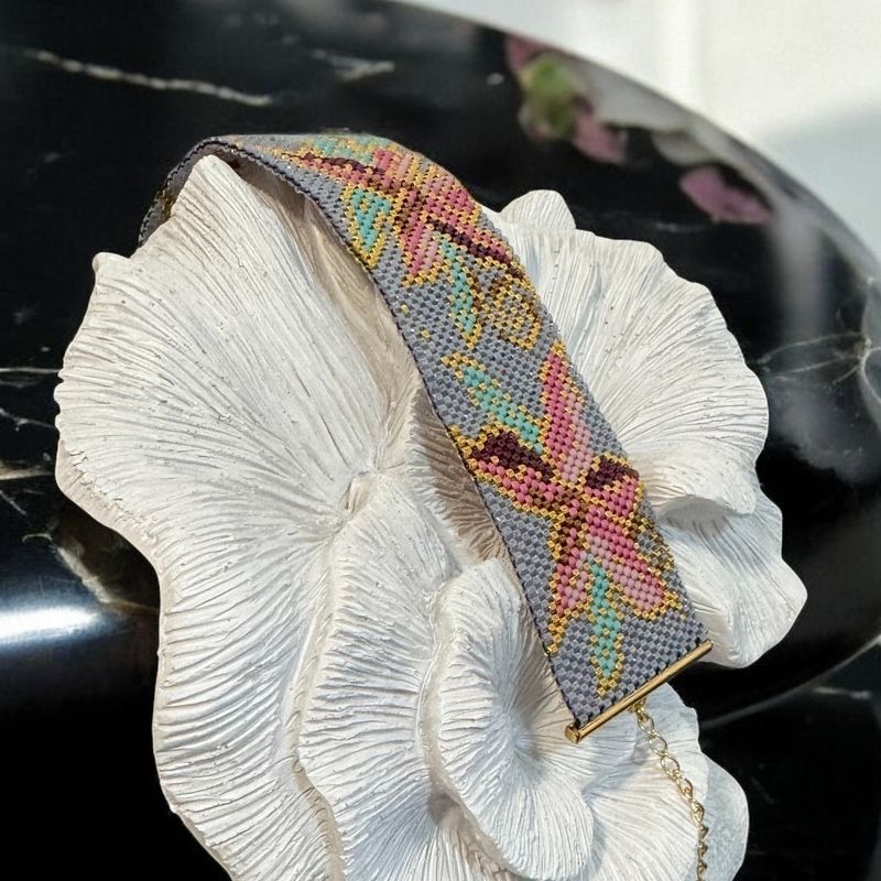 Fashion, accesorii si bijuterii - Femei - Bijuterii femei - Bratari femei - Susur de petale - Bratara lata eleganta din margele japoneze miyuki- model floral - Infinity.ro