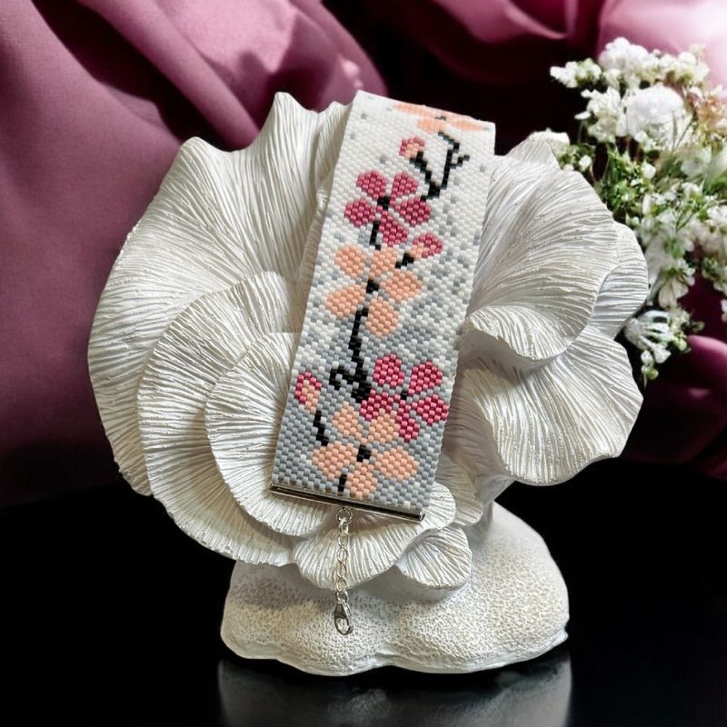 Fashion, accesorii si bijuterii - Femei - Bijuterii femei - Bratari femei - Armonie in floare- Bratara lata eleganta din margele japoneze miyuki- model floral - Infinity.ro