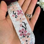 Fashion, accesorii si bijuterii - Femei - Bijuterii femei - Bratari femei - Armonie in floare- Bratara lata eleganta din margele japoneze miyuki- model floral - Infinity.ro