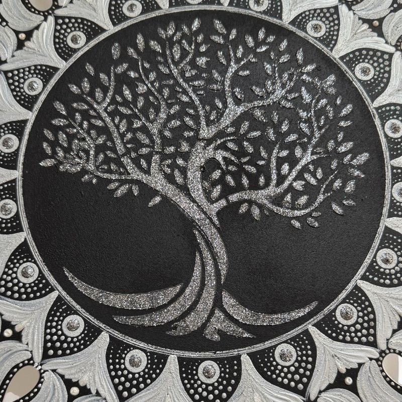 Casa si Gradina - Decoratiuni - Tablouri - O mandala sclipitoare- Copacul Vietii- Negru-Argintiu- 40 cm - Infinity.ro
