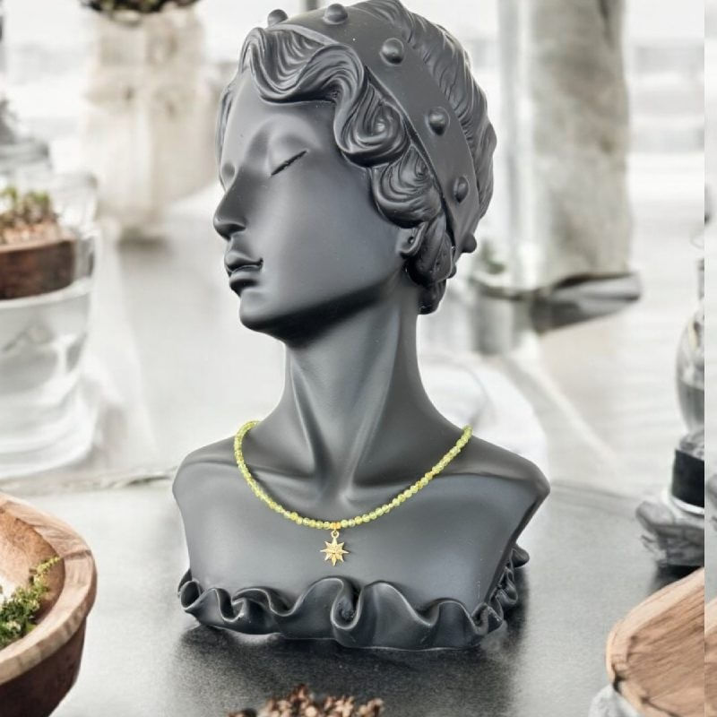 Fashion, accesorii si bijuterii - Femei - Bijuterii femei - Coliere femei - Colier choker femei Coronis din cristale de Peridot si argint placat cu aur - Infinity.ro