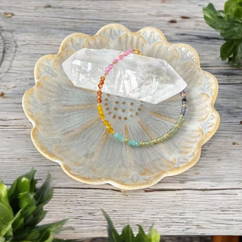 Fashion, accesorii si bijuterii - Femei - Bijuterii femei - Bratari femei - Bratara femei delicata multicolora Evette din cristale naturale cu argint placat cu aur - Infinity.ro