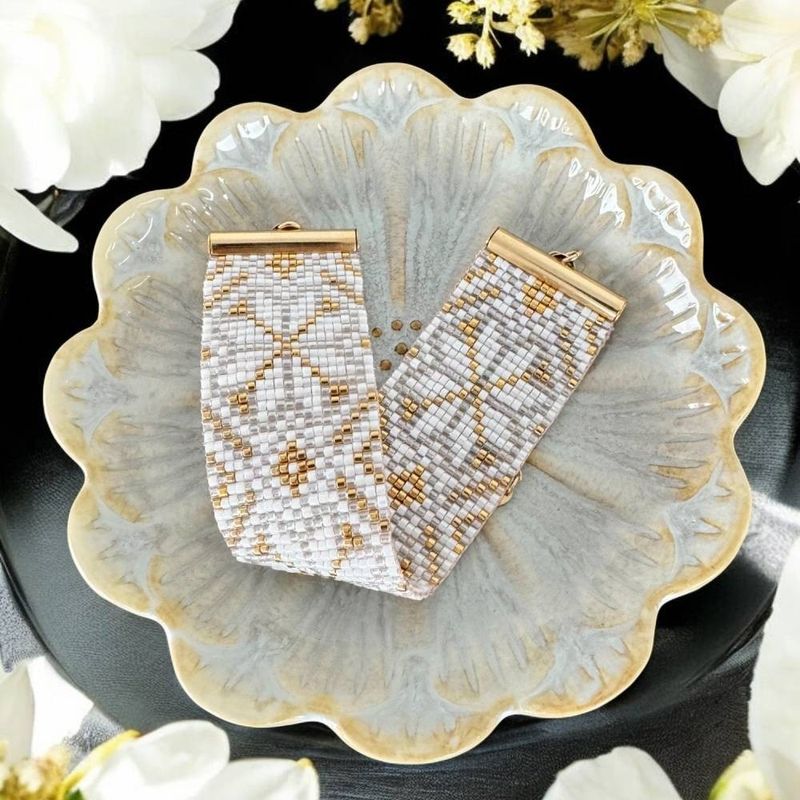 Fashion, accesorii si bijuterii - Femei - Bijuterii femei - Bratari femei - Bratara lata eleganta impletita manual din margele Miyuki, Zamora - Infinity.ro