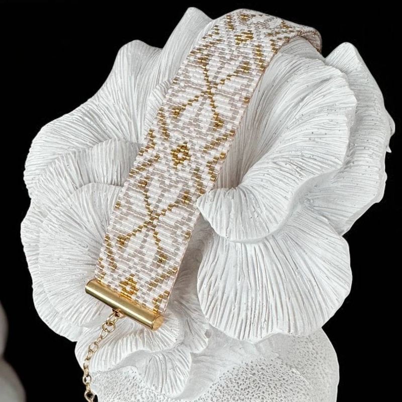 Fashion, accesorii si bijuterii - Femei - Bijuterii femei - Bratari femei - Bratara lata eleganta impletita manual din margele Miyuki, Zamora - Infinity.ro