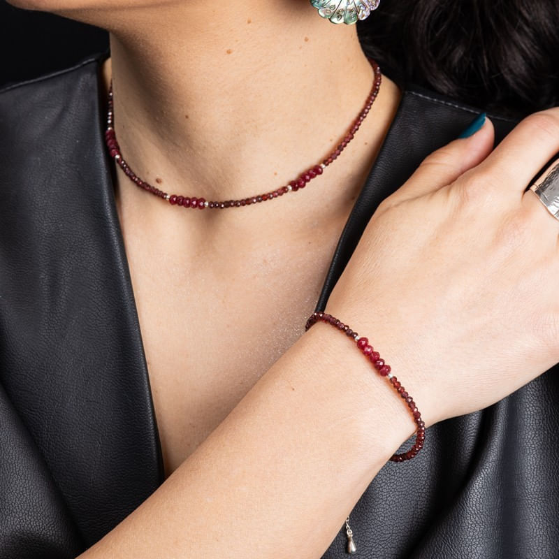 Fashion, accesorii si bijuterii - Femei - Bijuterii femei - Coliere femei - Colier choker Kavin din pietre semipretioase de Granat si Rubin, inchidere si accesorii din argint 925 - Infinity.ro