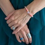Fashion, accesorii si bijuterii - Femei - Bijuterii femei - Bratari femei - Bratara femei Karissa din margele de coral si cuart roz cu accesorii din argint 925 placat cu aur - Infinity.ro
