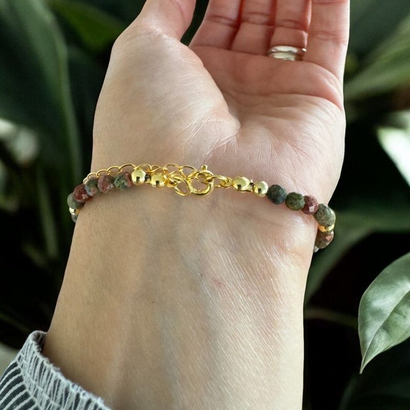 Fashion, accesorii si bijuterii - Femei - Bijuterii femei - Bratari femei - Bratara dama Samira din cristale de Unakit realizata manual cu accesorii si inchidere din argint placat cu aur - Infinity.ro