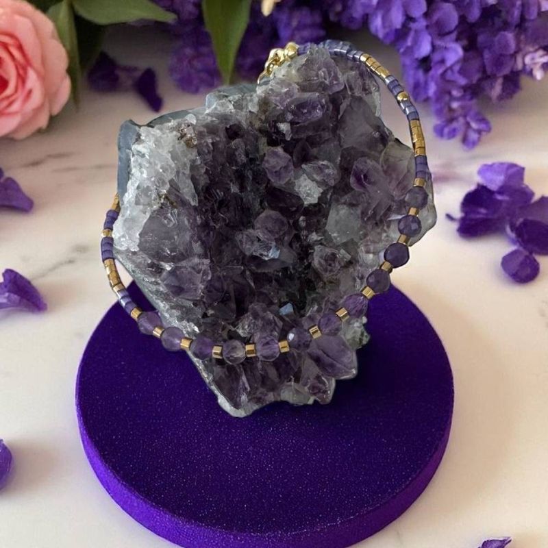 Fashion, accesorii si bijuterii - Femei - Bijuterii femei - Bratari femei - Bratara eleganta cu cristale de Ametist cu Miyuki mov si argint placat cu aur - Infinity.ro