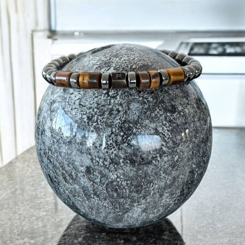 Fashion, accesorii si bijuterii - Barbati - Bijuterii barbati - Bratari barbati - Bratara barbati handmade Amos din Hematit si Ochi de Tigru, ajustabila cu snur - Infinity.ro