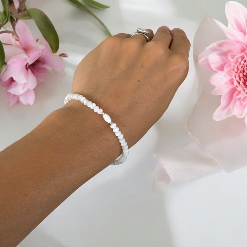 Fashion, accesorii si bijuterii - Femei - Bijuterii femei - Bratari femei - Bratara dama Carolina din sidef de scoica cu accesorii din argint 925 - Infinity.ro
