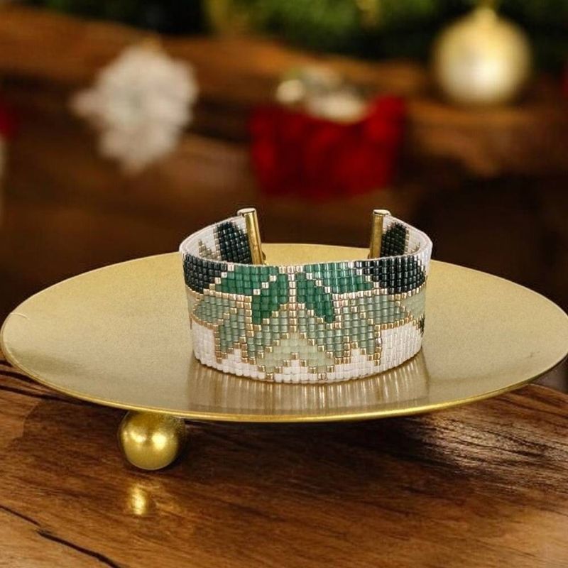 Fashion, accesorii si bijuterii - Femei - Bijuterii femei - Bratari femei - Bratara lata verde handmade din margele miyuki, Selma - Infinity.ro