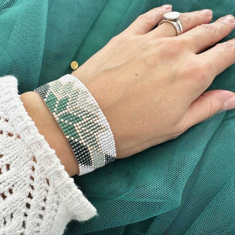 Fashion, accesorii si bijuterii - Femei - Bijuterii femei - Bratari femei - Bratara lata verde handmade din margele miyuki, Selma - Infinity.ro