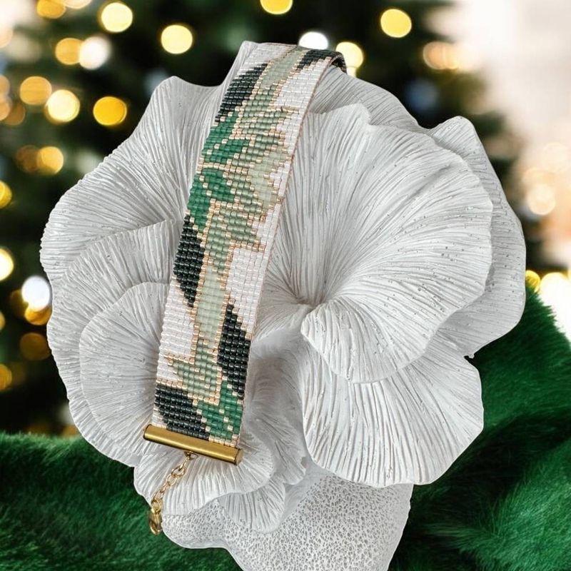Fashion, accesorii si bijuterii - Femei - Bijuterii femei - Bratari femei - Bratara lata verde handmade din margele miyuki, Selma - Infinity.ro