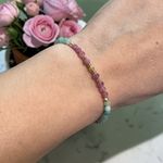 Fashion, accesorii si bijuterii - Femei - Bijuterii femei - Bratari femei - Bratara Solandra din smarald si turmalina roz cu accesorii si inchidere din argint placat cu aur - Infinity.ro