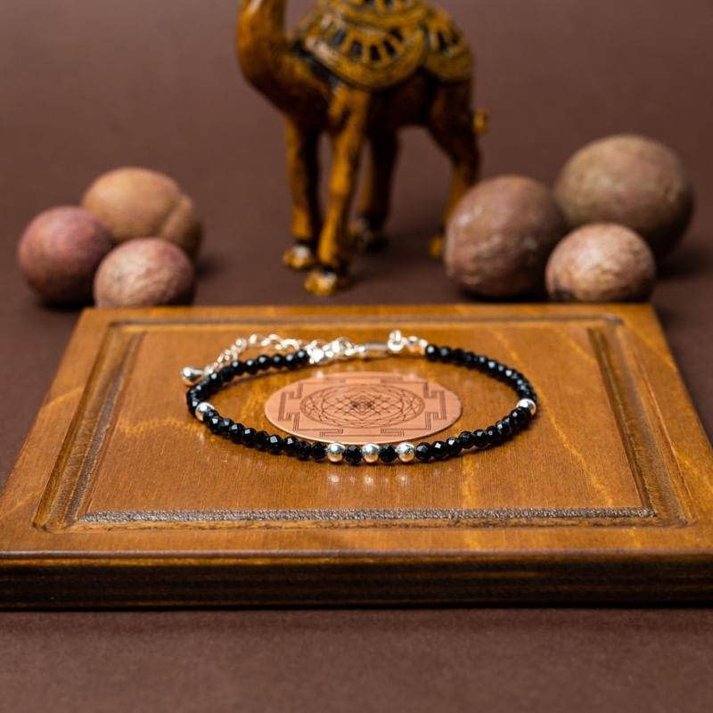 Fashion, accesorii si bijuterii - Femei - Bijuterii femei - Bratari femei - Bratara dama pietre semipretioase Blake din Spinel negru, cu accesorii si sistem de inchidere din argint - Infinity.ro