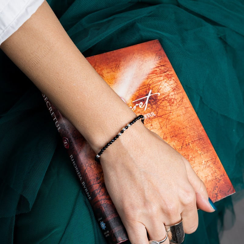 Fashion, accesorii si bijuterii - Femei - Bijuterii femei - Bratari femei - Bratara dama pietre semipretioase Blake din Spinel negru, cu accesorii si sistem de inchidere din argint - Infinity.ro