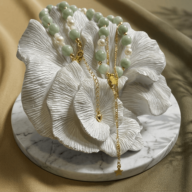 Fashion, accesorii si bijuterii - Femei - Bijuterii femei - Coliere femei - Colier multistrat cu margele naturale de Jad verde smarald si argint placat cu aur - Infinity.ro