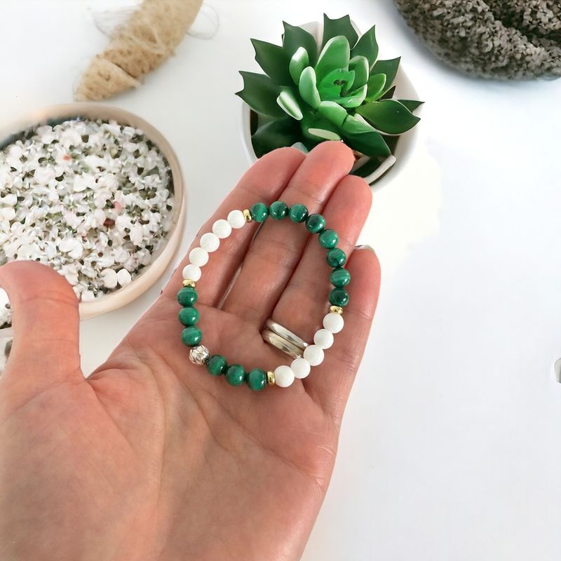Fashion, accesorii si bijuterii - Femei - Bijuterii femei - Bratari femei - Bratara dama Edeline din cristale de Malachit si Tridacna cu Argint 925 - Infinity.ro