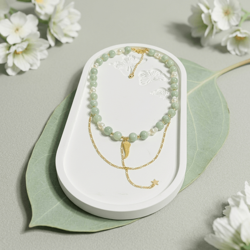 Fashion, accesorii si bijuterii - Femei - Bijuterii femei - Coliere femei - Colier multistrat cu margele naturale de Jad verde smarald si argint placat cu aur - Infinity.ro