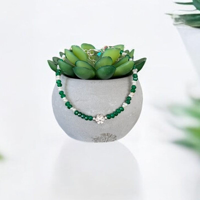 Fashion, accesorii si bijuterii - Femei - Bijuterii femei - Bratari femei - Bratara Jad Verde si Perle Naturale Mavis, cu argint 925 - Infinity.ro