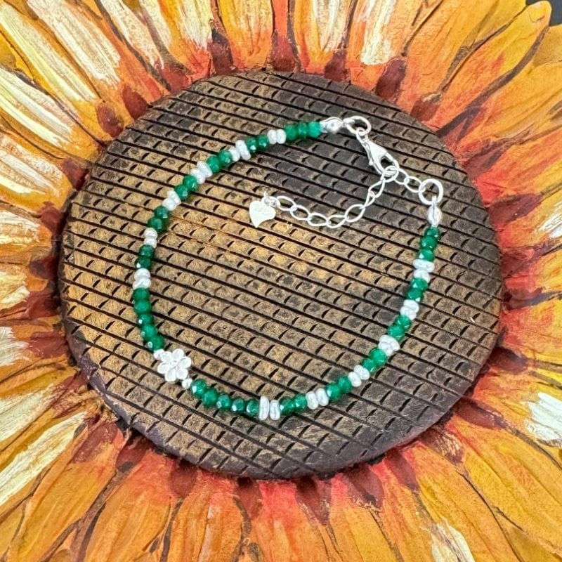 Fashion, accesorii si bijuterii - Femei - Bijuterii femei - Bratari femei - Bratara Jad Verde si Perle Naturale Mavis, cu argint 925 - Infinity.ro