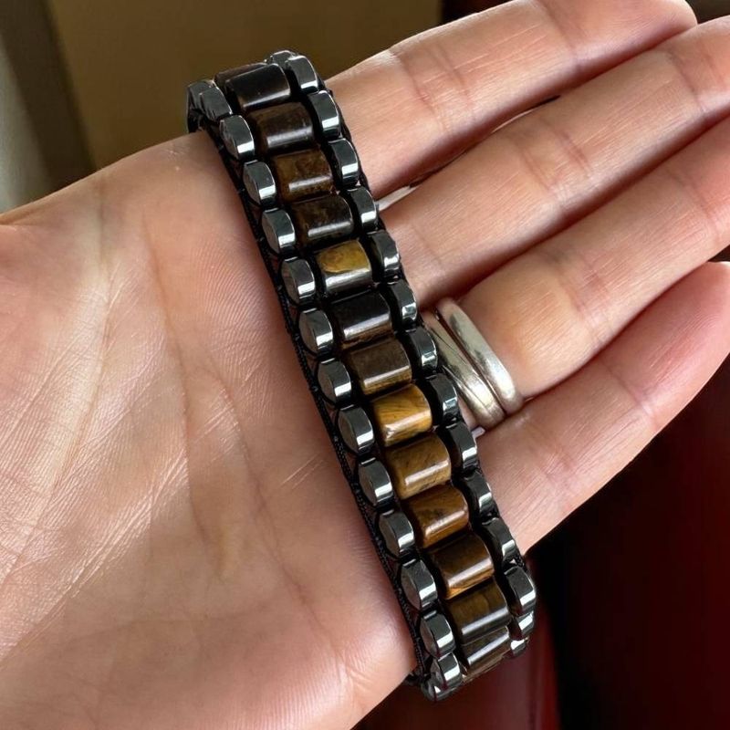 Fashion, accesorii si bijuterii - Barbati - Bijuterii barbati - Bratari barbati - Bratara barbati Ravi impletita manual cu Ochi de Tigru Cilindru si Hematit pe snur, ajustabila - Infinity.ro