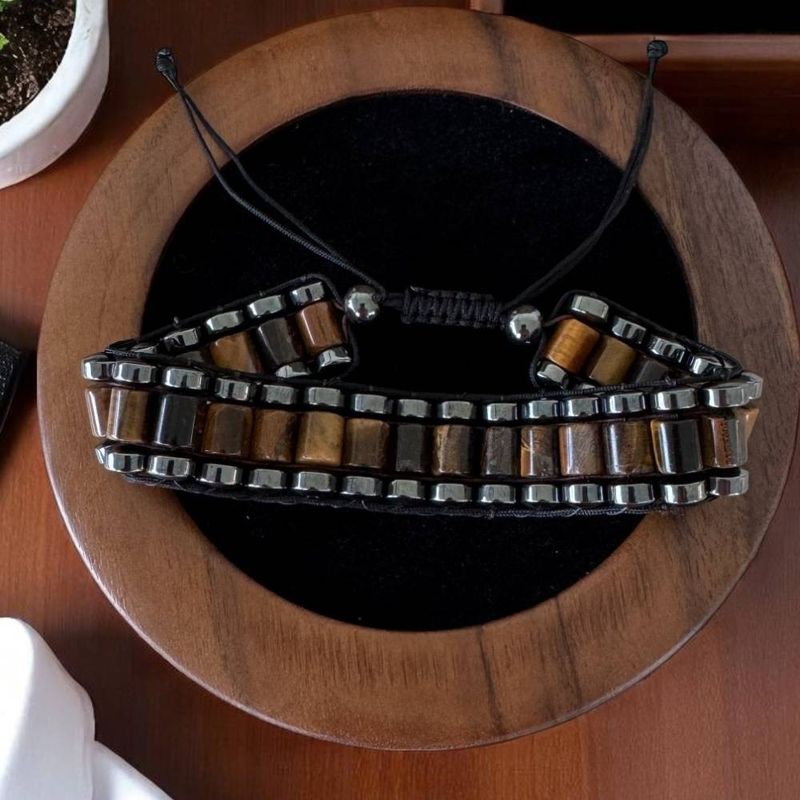 Fashion, accesorii si bijuterii - Barbati - Bijuterii barbati - Bratari barbati - Bratara barbati Ravi impletita manual cu Ochi de Tigru Cilindru si Hematit pe snur, ajustabila - Infinity.ro