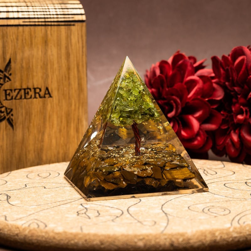 Casa si Gradina - Decoratiuni - Obiecte decorative - Accesorii decorative - Piramida Orgonica Copacel cu cristale de Peridot si Ochi de Tigru- ❤️ Creeaza energia vietii la tine acasa! - Infinity.ro
