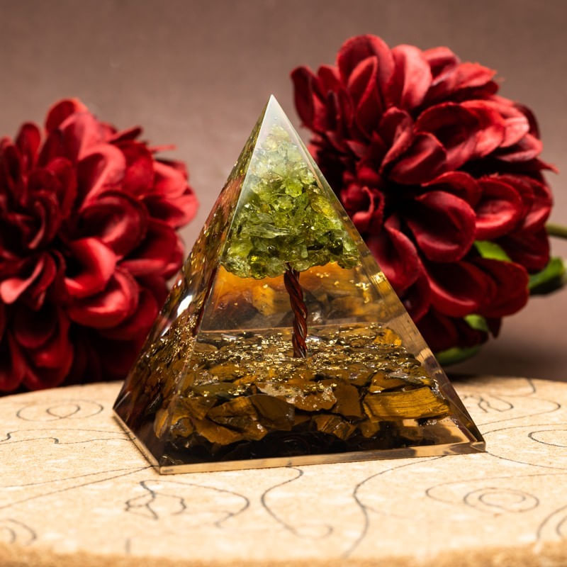 Casa si Gradina - Decoratiuni - Obiecte decorative - Accesorii decorative - Piramida Orgonica Copacel cu cristale de Peridot si Ochi de Tigru- ❤️ Creeaza energia vietii la tine acasa! - Infinity.ro