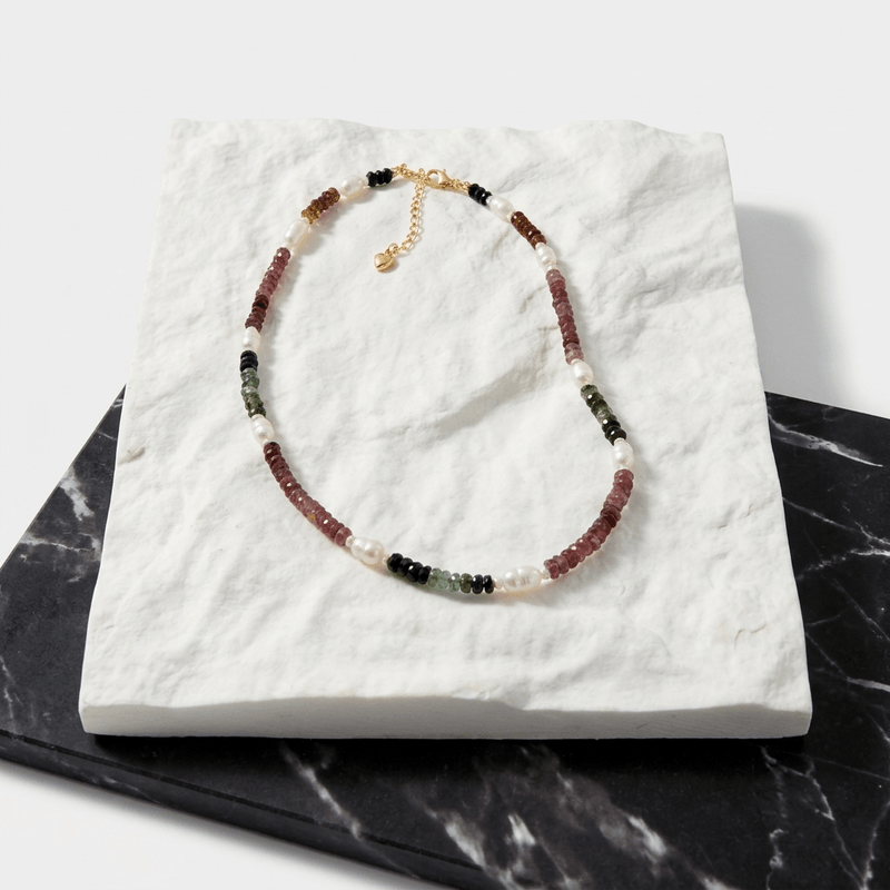 Fashion, accesorii si bijuterii - Femei - Bijuterii femei - Coliere femei - Descopera Magia si Eleganta in Colierul Nostru Unic din Perle Naturale si Cristale de Turmalina Multicolora cu argint - Infinity.ro