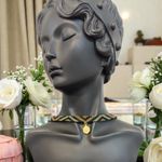 Fashion, accesorii si bijuterii - Femei - Bijuterii femei - Coliere femei - Colier choker din margele miyuki cu pandantiv margareta si inchidere din argint placat cu aur - Infinity.ro