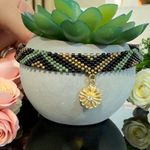 Fashion, accesorii si bijuterii - Femei - Bijuterii femei - Coliere femei - Colier choker din margele miyuki cu pandantiv margareta si inchidere din argint placat cu aur - Infinity.ro