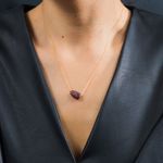 Fashion, accesorii si bijuterii - Femei - Bijuterii femei - Coliere femei - Colier delicat cu piatra naturala de Granat, Dara, placat cu aur de 18K - Infinity.ro