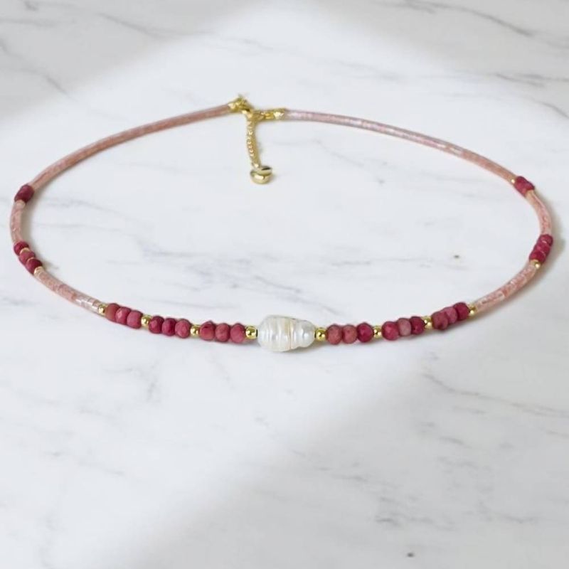 Fashion, accesorii si bijuterii - Femei - Bijuterii femei - Coliere femei - Colier choker handmade Elina din miyuki somon cu Rodocrozit si argint placat cu aur 925 - Infinity.ro