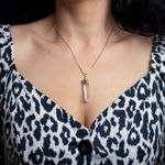 Fashion, accesorii si bijuterii - Femei - Bijuterii femei - Coliere femei - Lant cu Pandantiv Cuart Alb Cristal Stanca brut Apala, placat cu aur 18K - Infinity.ro