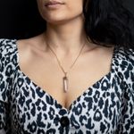 Fashion, accesorii si bijuterii - Femei - Bijuterii femei - Coliere femei - Lant cu Pandantiv Cuart Alb Cristal Stanca brut Apala, placat cu aur 18K - Infinity.ro