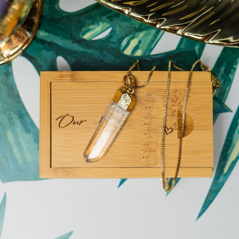 Fashion, accesorii si bijuterii - Femei - Bijuterii femei - Coliere femei - Lant cu Pandantiv Cuart Alb Cristal Stanca brut Apala, placat cu aur 18K - Infinity.ro
