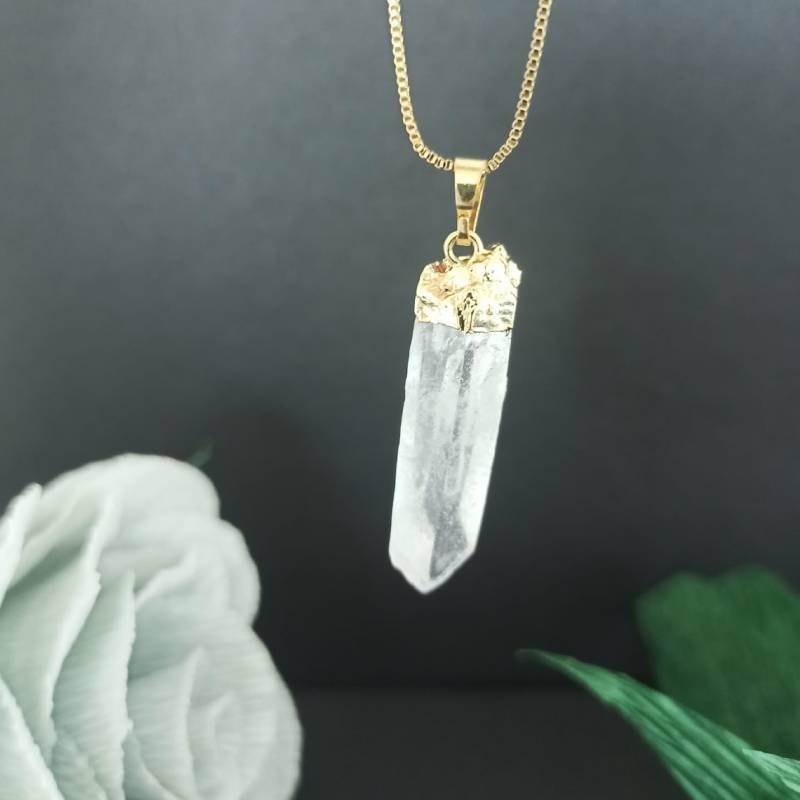Fashion, accesorii si bijuterii - Femei - Bijuterii femei - Coliere femei - Lant cu Pandantiv Cuart Alb Cristal Stanca brut Apala, placat cu aur 18K - Infinity.ro