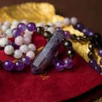 Fashion, accesorii si bijuterii - Femei - Bijuterii femei - Coliere femei - Tanay, Colier Mala 108 cu varf dublu de Ametist si margele de Kunzit, Smoky Quartz si Cuart transparent - Infinity.ro