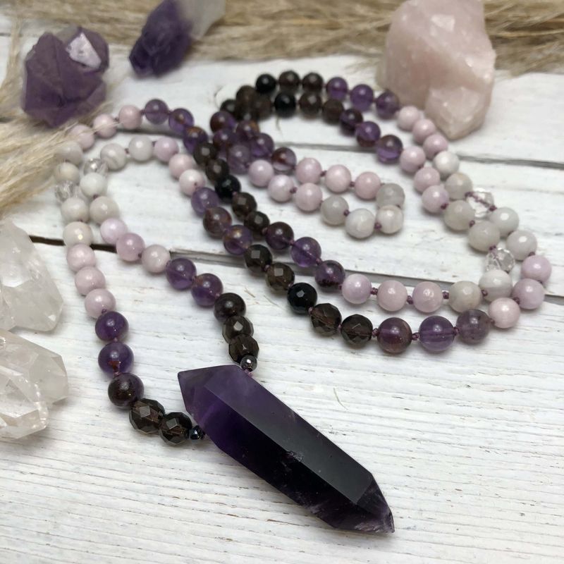 Fashion, accesorii si bijuterii - Femei - Bijuterii femei - Coliere femei - Tanay, Colier Mala 108 cu varf dublu de Ametist si margele de Kunzit, Smoky Quartz si Cuart transparent - Infinity.ro