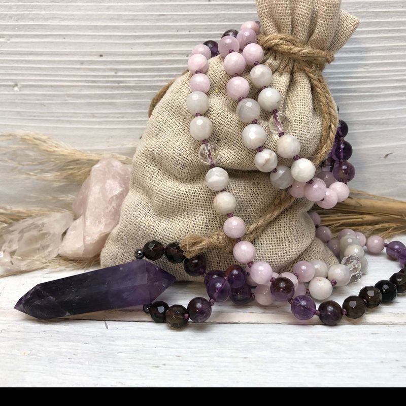 Fashion, accesorii si bijuterii - Femei - Bijuterii femei - Coliere femei - Tanay, Colier Mala 108 cu varf dublu de Ametist si margele de Kunzit, Smoky Quartz si Cuart transparent - Infinity.ro